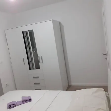 Apartament Miro Lägenhet