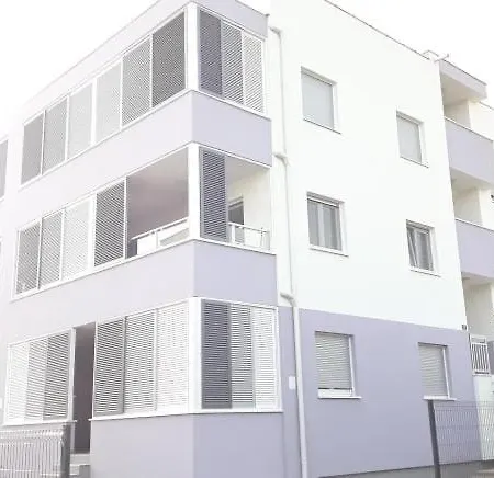 Apartament Miro Lägenhet